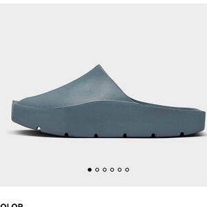 NIB Women’s Jordan Hex Mules - Size 5/6